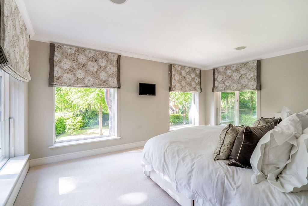 Additional image 7 of 5 bed detached house for saleWaverley Avenue, Fleet GU51