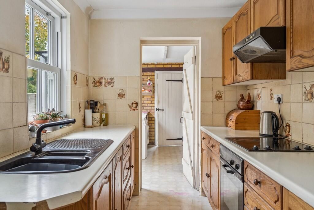 Property photo 3 of 15 Kitchen.Jpeg