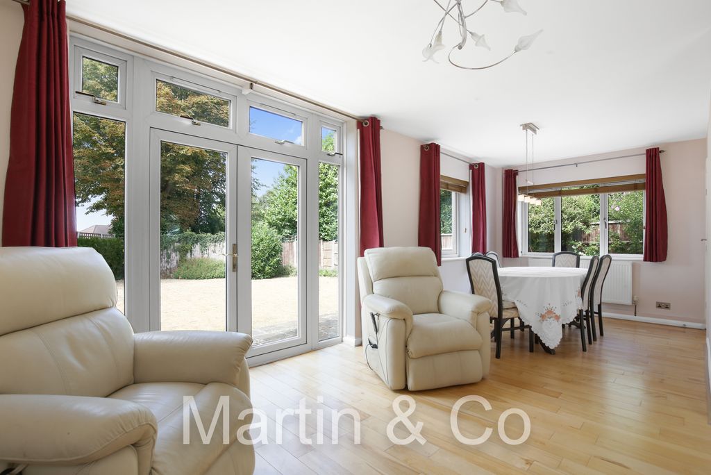 Property photo 2 of 32 1748330964 - 4 Haling Park Gardens, Cr2 - 19