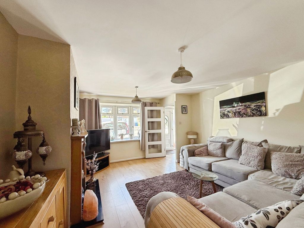 Property photo 2 of 21