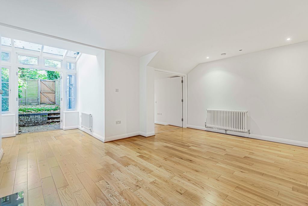 Property photo 1 of 14 Living Room