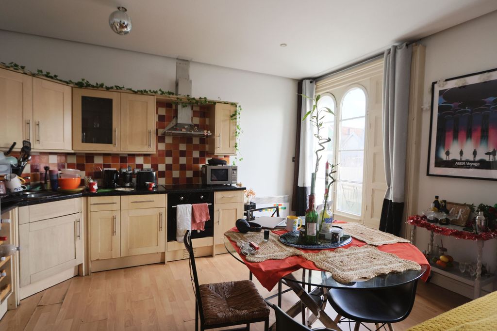 Property photo 3 of 13