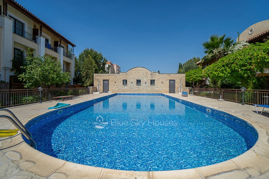Property photo 1 of 32