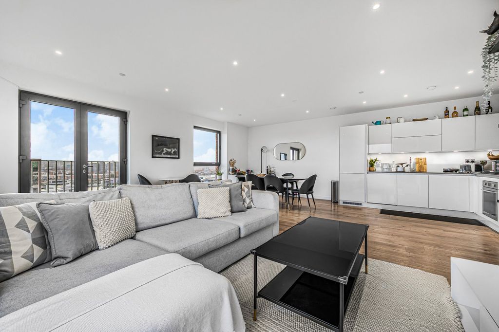 Property photo 2 of 14