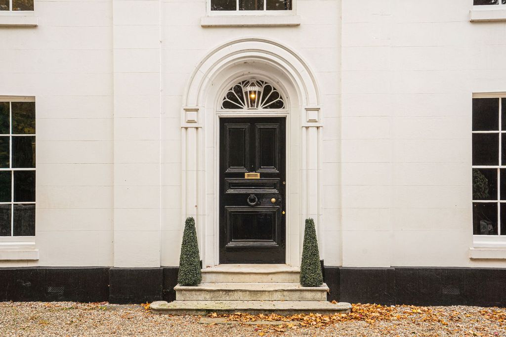 Property photo 3 of 62