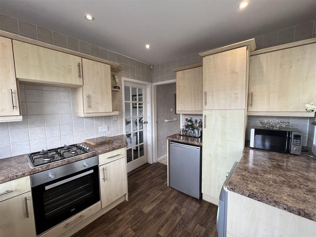 Property photo 2 of 15 Kitchen