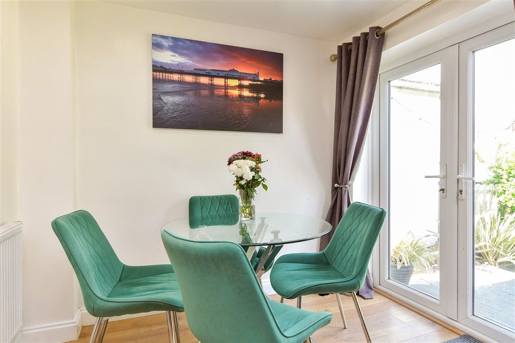 4 bed chalet for saleVictoria Avenue, Peacehaven, East Sussex BN10