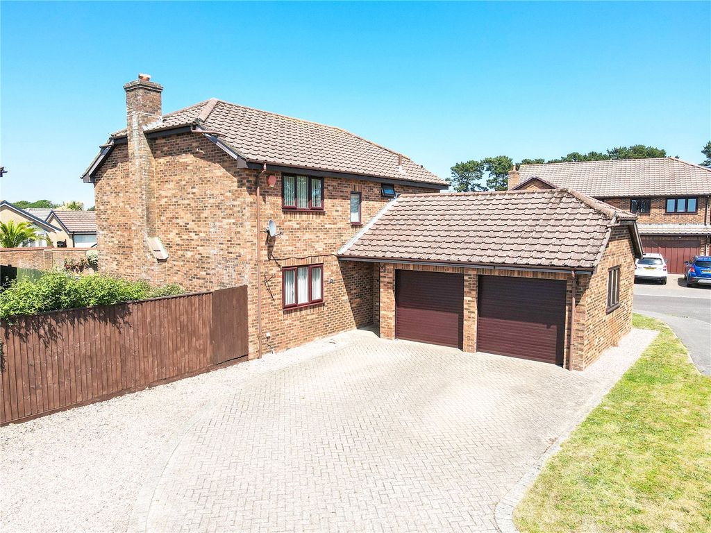Property photo 1 of 21 Picture No. 23