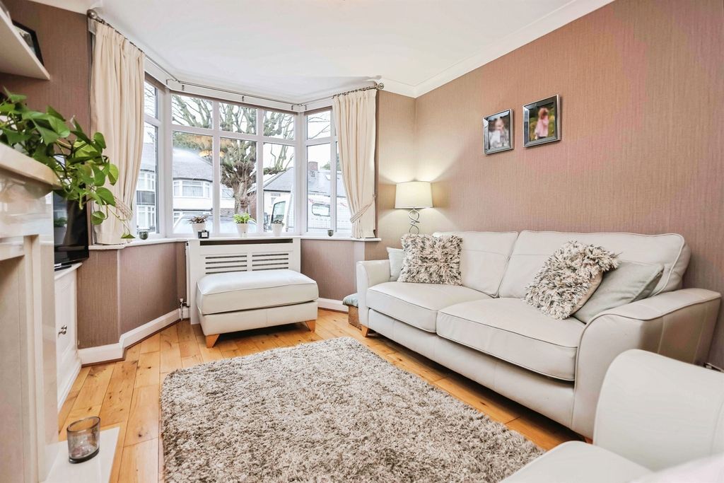 Property photo 3 of 20