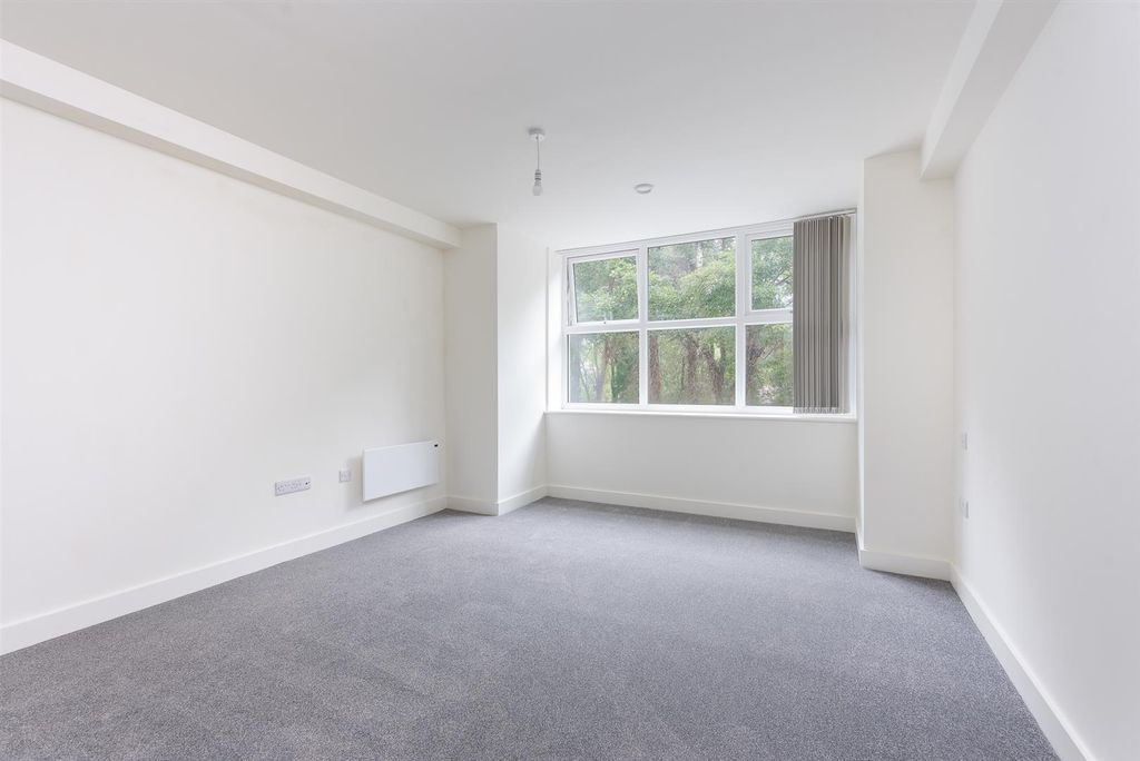 Property photo 3 of 10 Untitled (7 Of 10).Jpg