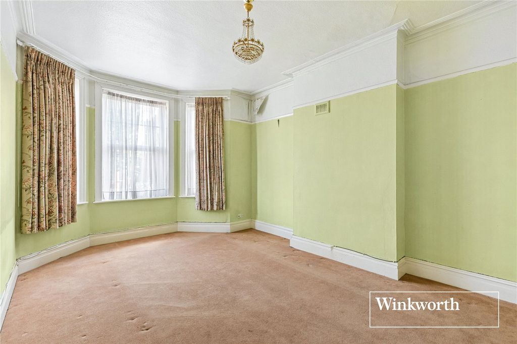 Property photo 3 of 16 Picture No. 02