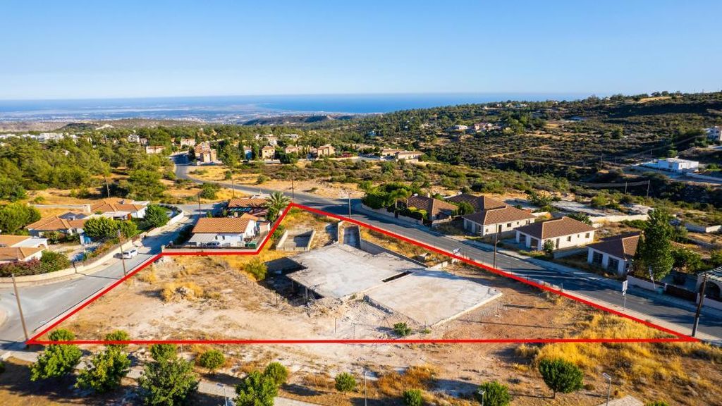 Property photo 2 of 8