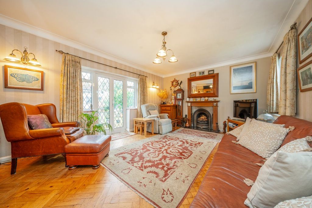 Property photo 2 of 17