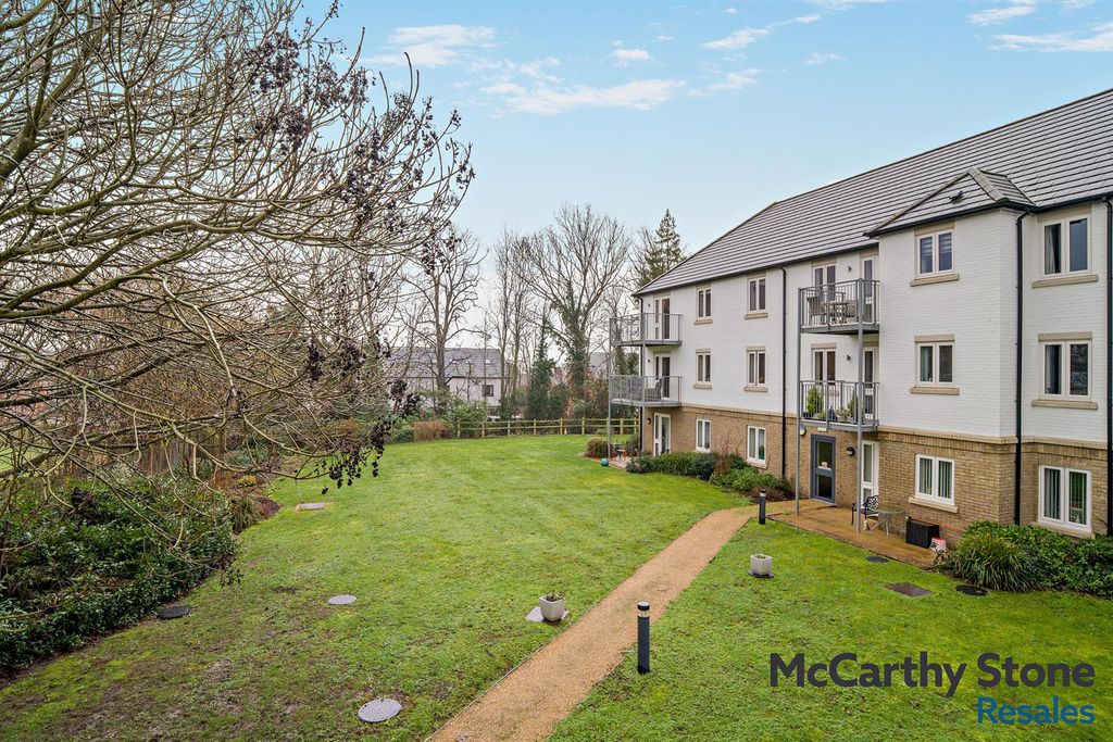 Property photo 1 of 17 Applegate House