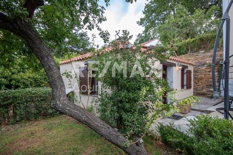 Property photo 3 of 25