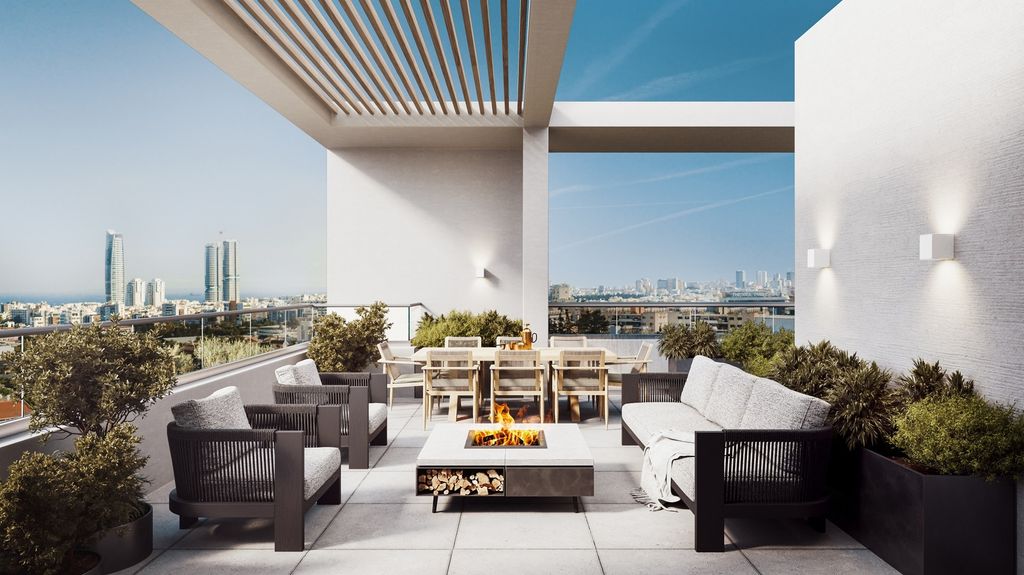 Property photo 3 of 13