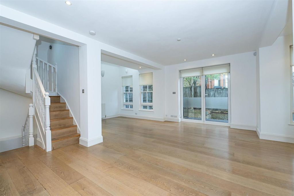 Property photo 3 of 15 Photo 2