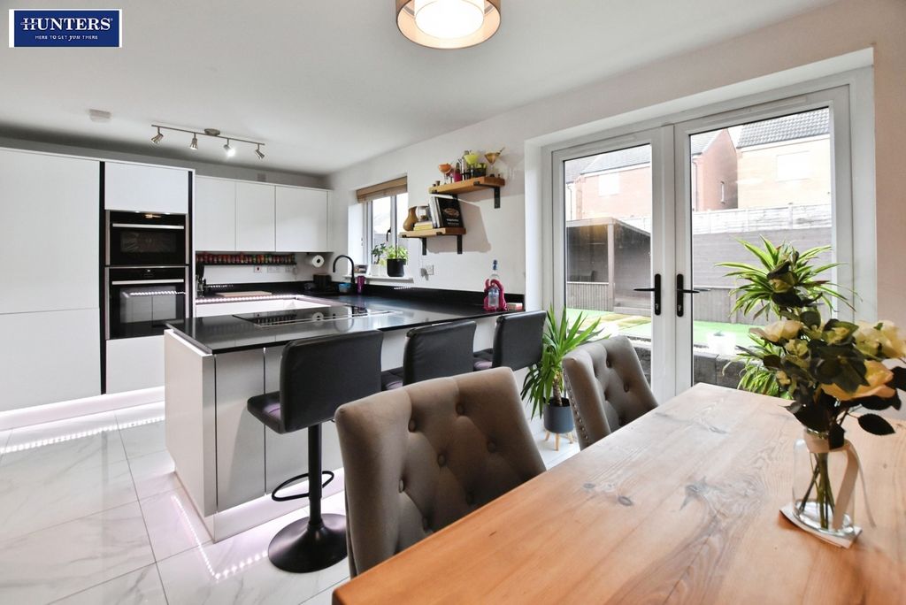 Property photo 1 of 23 Kitchen Diner