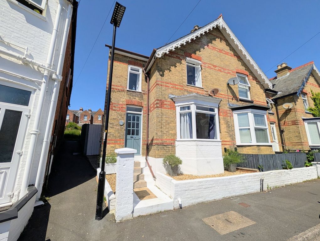 Property photo 1 of 33