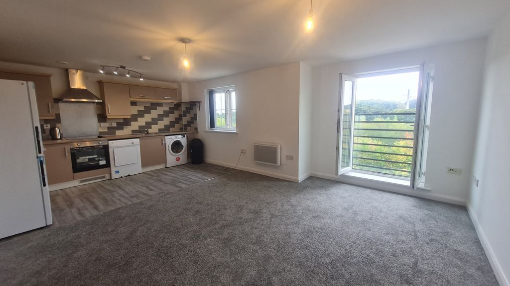 Property photo 2 of 13 Picture No. 19
