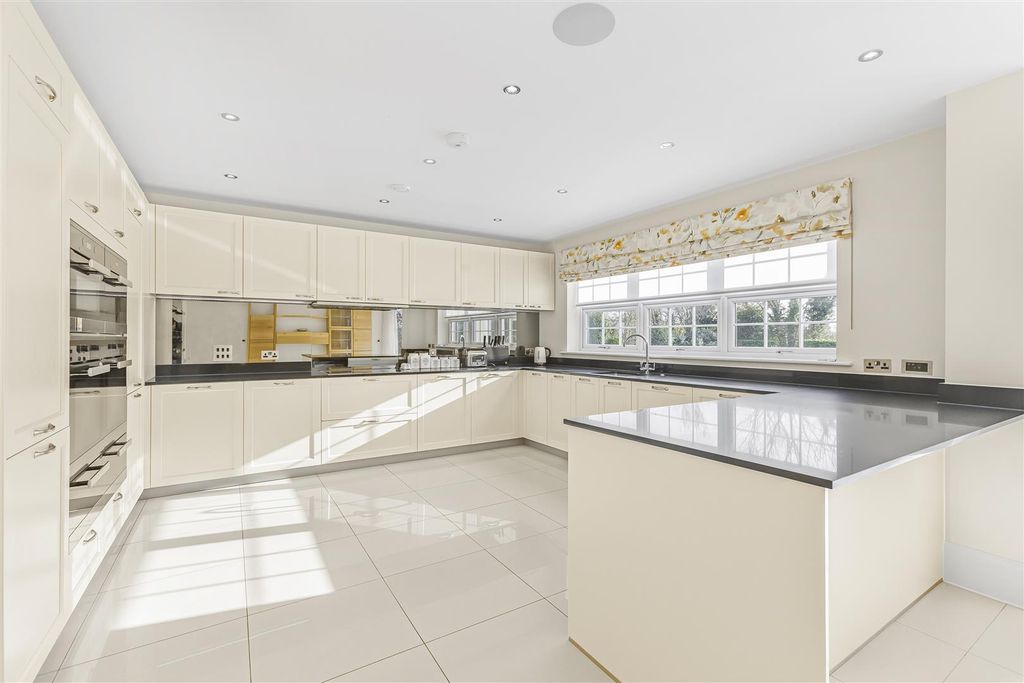 Property photo 3 of 36 14_41796.Jpg