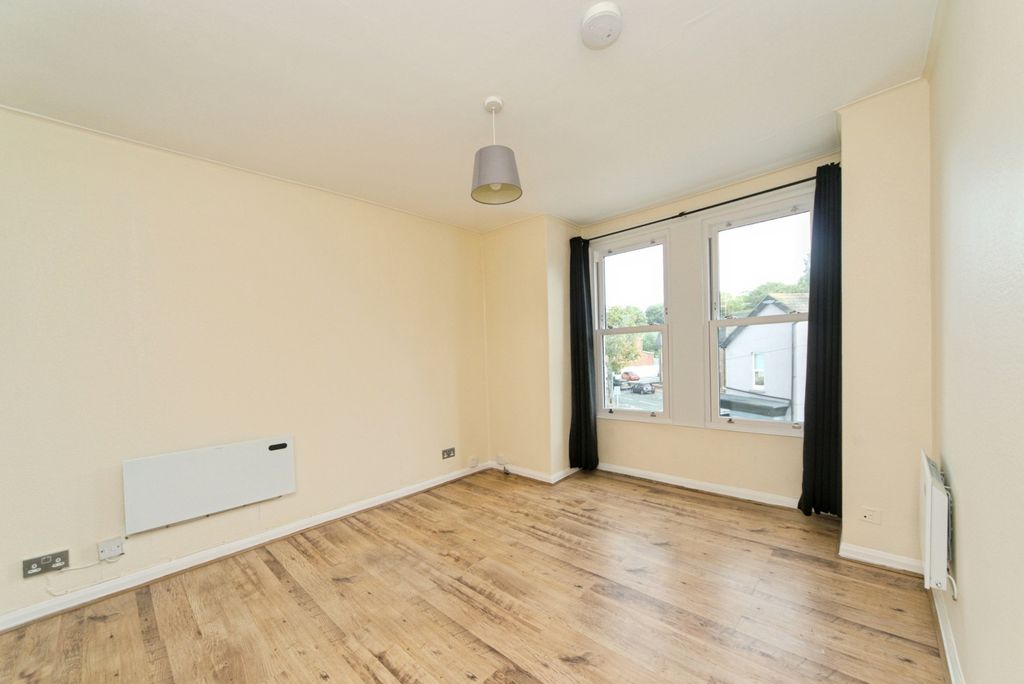 Property photo 3 of 32 Photo