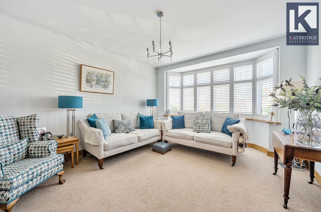 Property photo 3 of 23 Mavis Avenue, Epsom