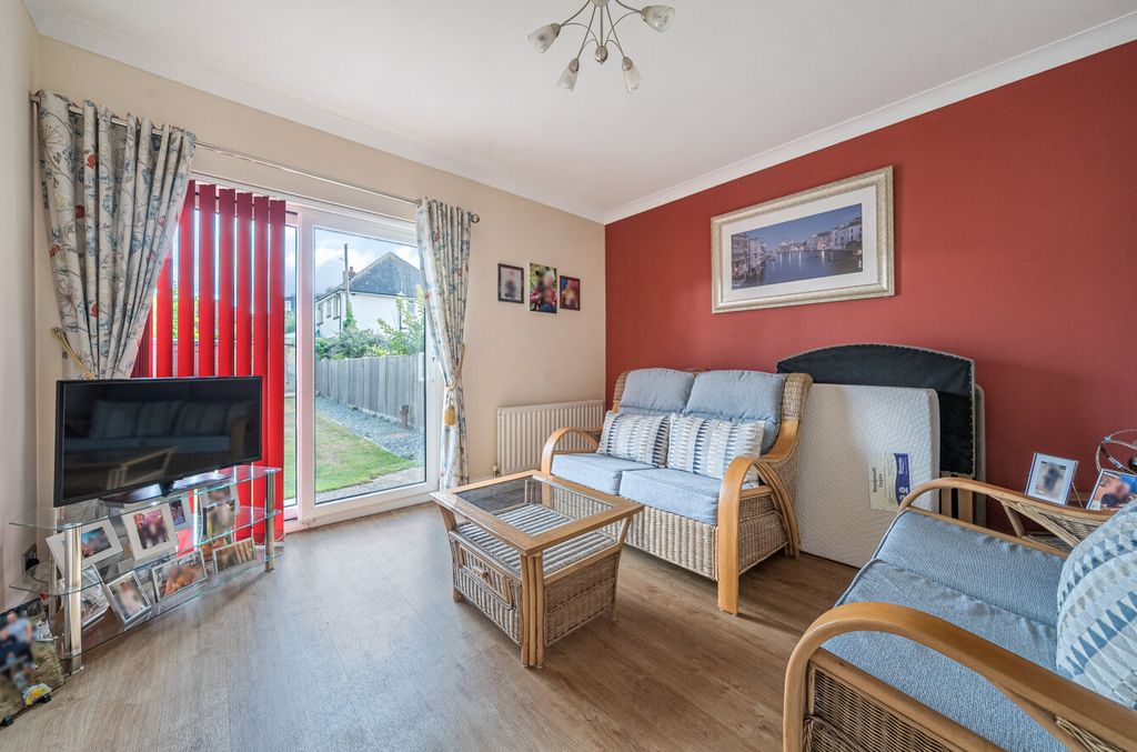 Property photo 3 of 13 1332347-5-688Bb2d...
