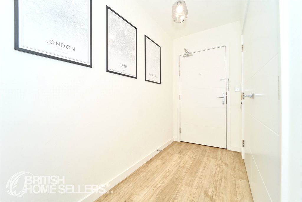 Property photo 3 of 17 Picture No. 06