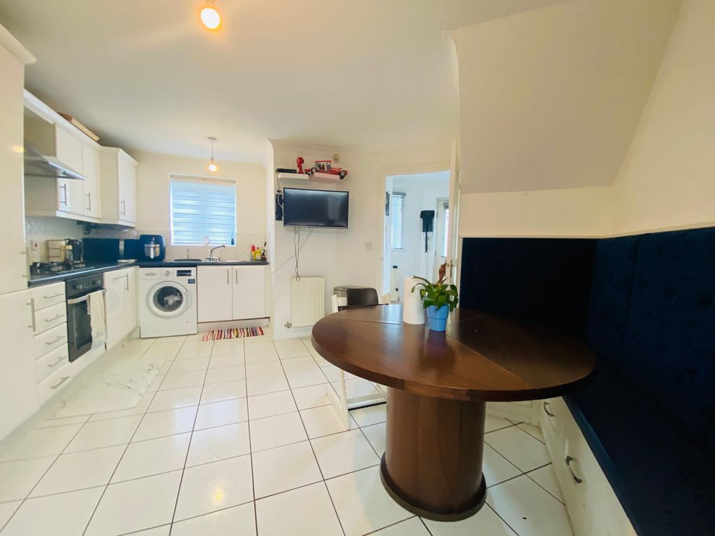 Property photo 2 of 15 Kitchen