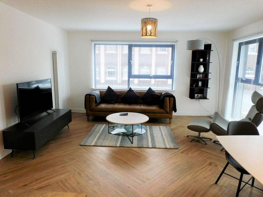 Property photo 1 of 23 Living Room