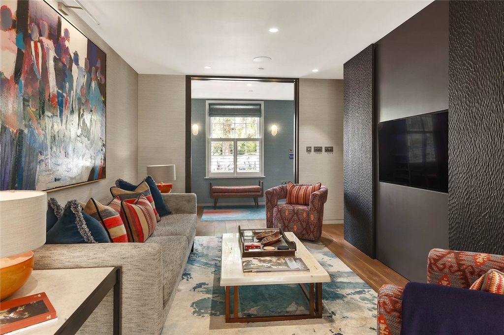 Property photo 2 of 19 Living