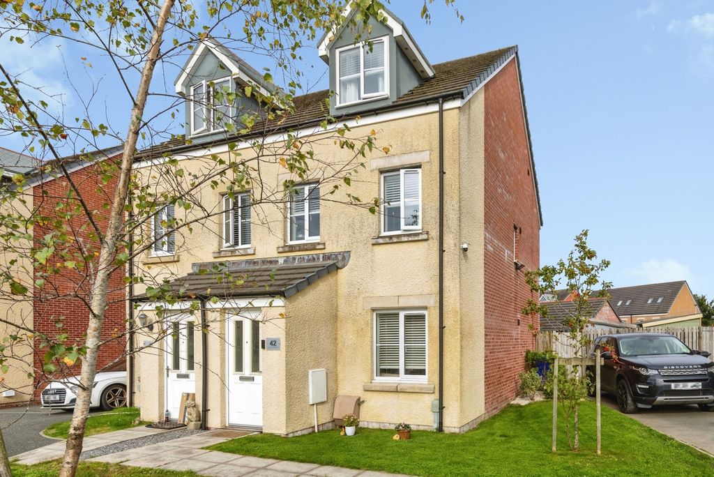 Property photo 1 of 19 Pbox-Img.Jpg