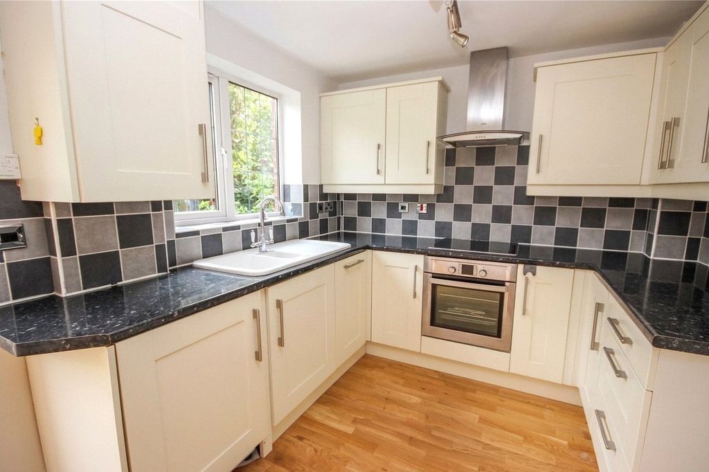 Property photo 3 of 17 Picture No. 27