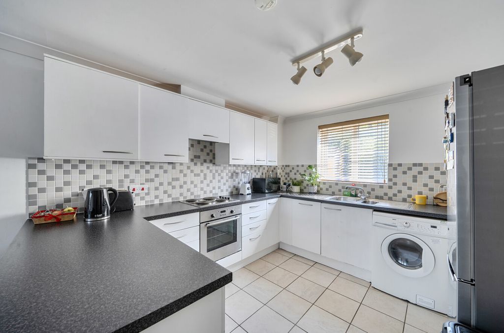 Property photo 3 of 10 14950401