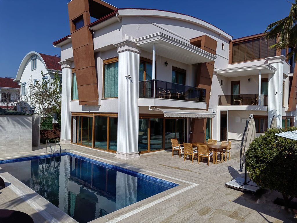 Property photo 1 of 22 Lavish 4-Bedroom Villa For Sale In Belek - Stunning Property With Private Facilities
