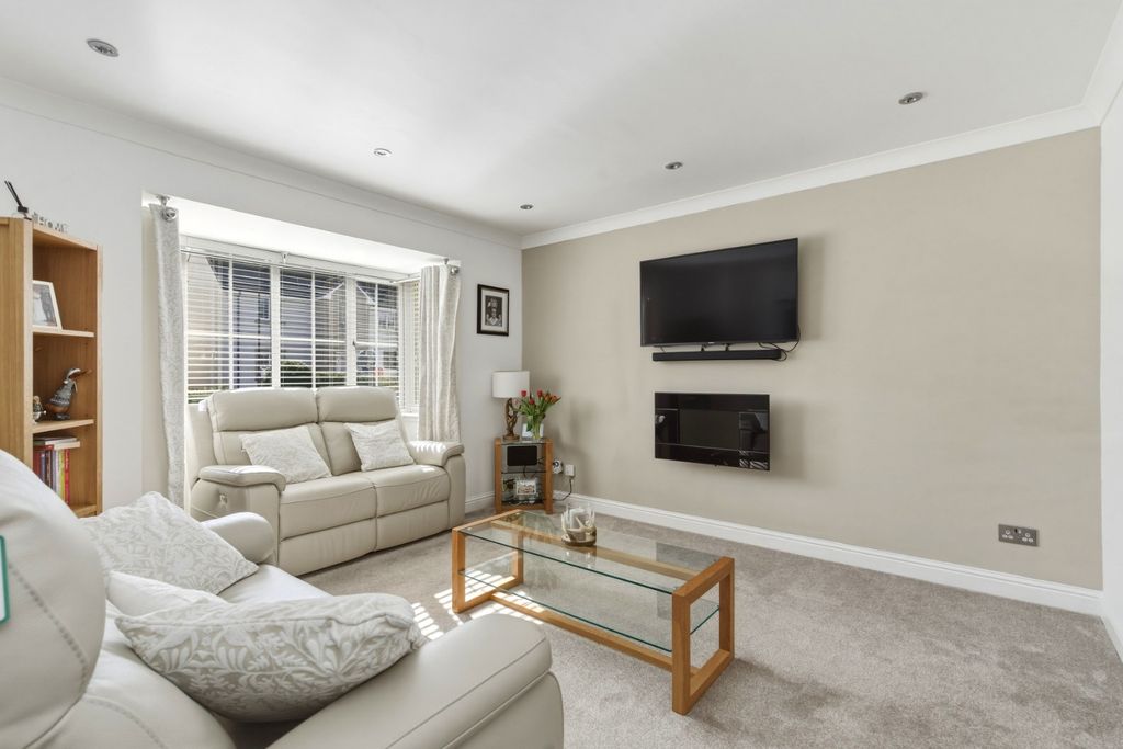 Property photo 3 of 33 4972887