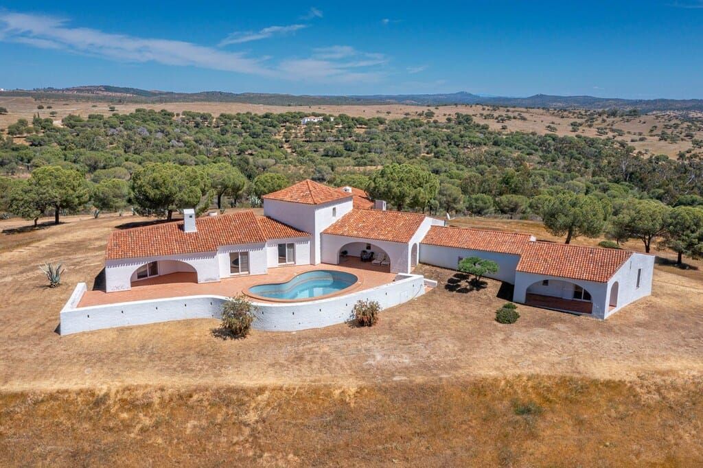 Property photo 1 of 18 Algarve Villa Ptlouv485P 1