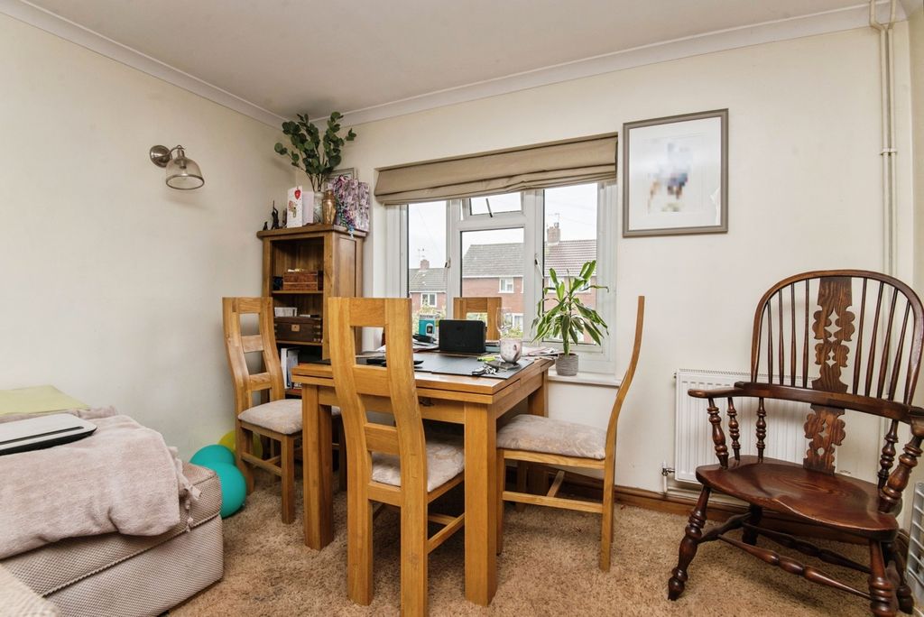 Property photo 3 of 12 Dining Area