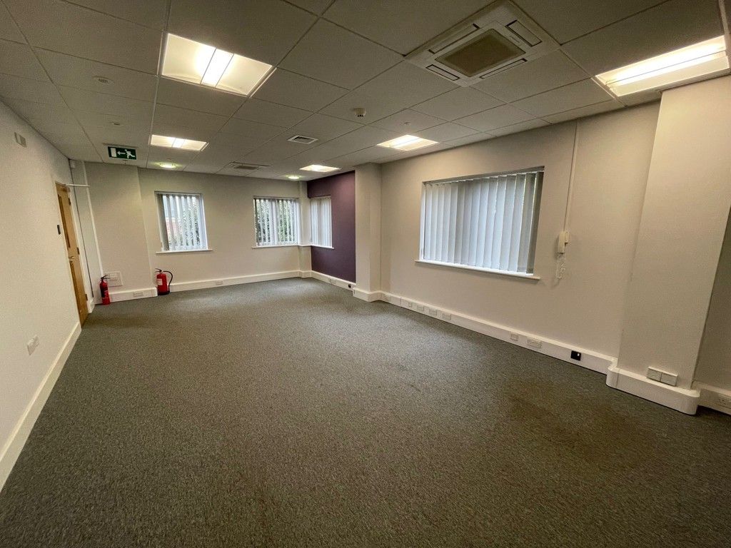 Property photo 2 of 11 Photo 17