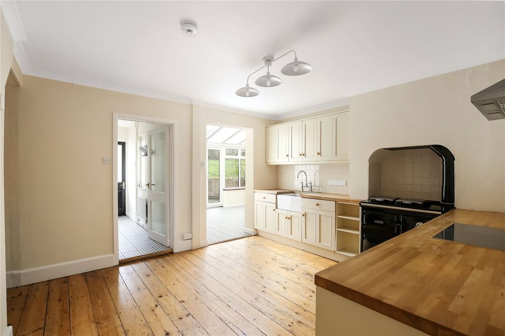 Property photo 2 of 14 Picture No. 12