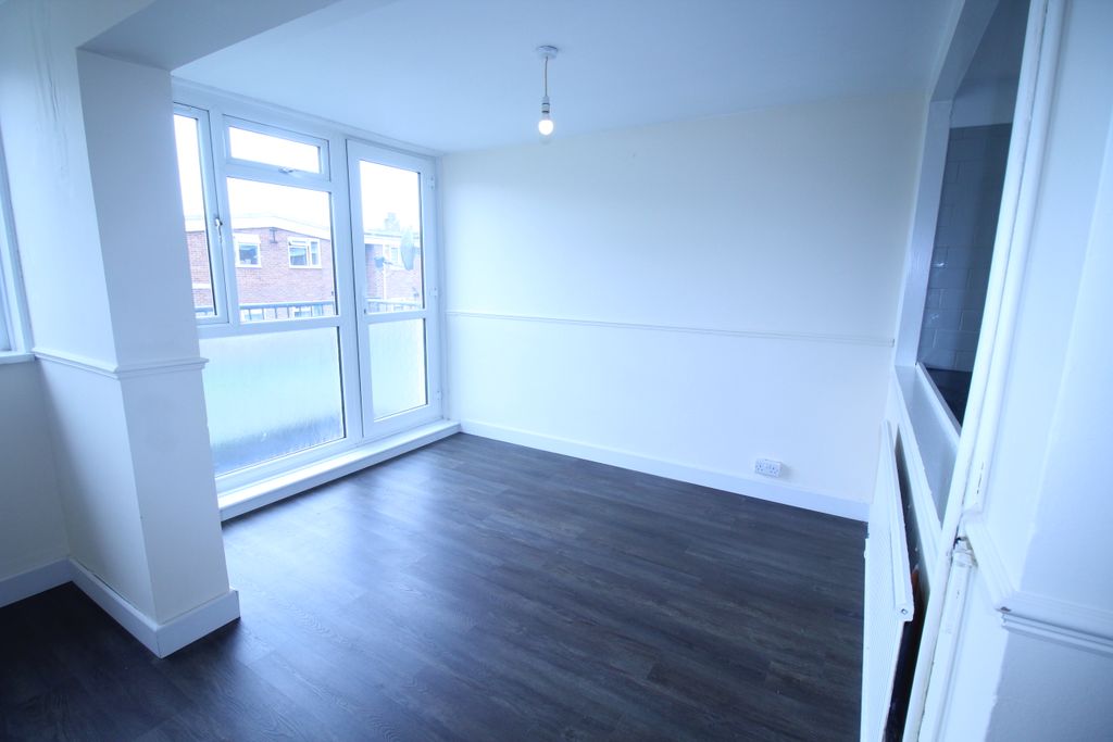 Property photo 3 of 11 Img_9982