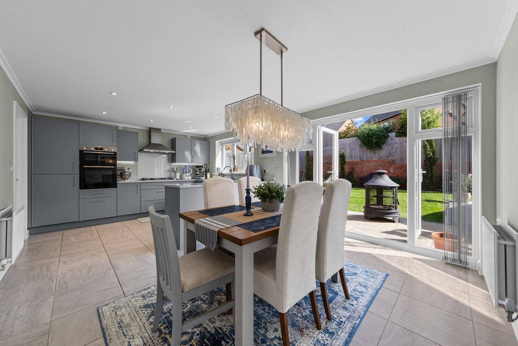 Property photo 2 of 50