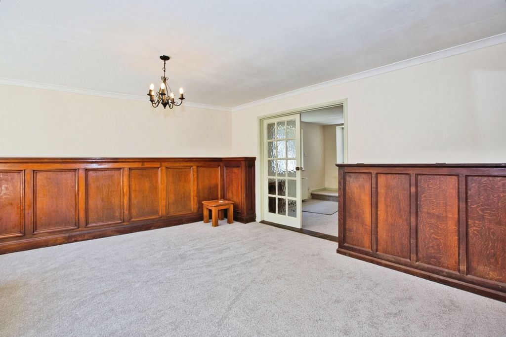 Property photo 3 of 12 Photo