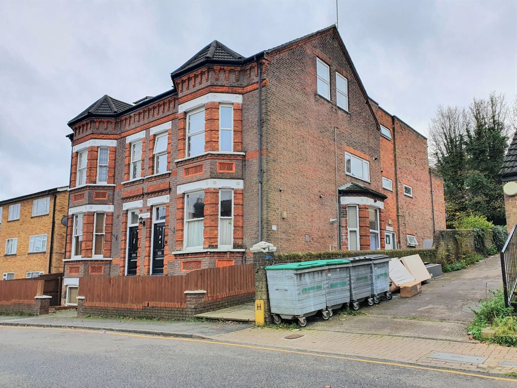 Property photo 1 of 12 1 Bedroom Ground Floor Flat For Sale Stockwood Crescent, Luton Lu1