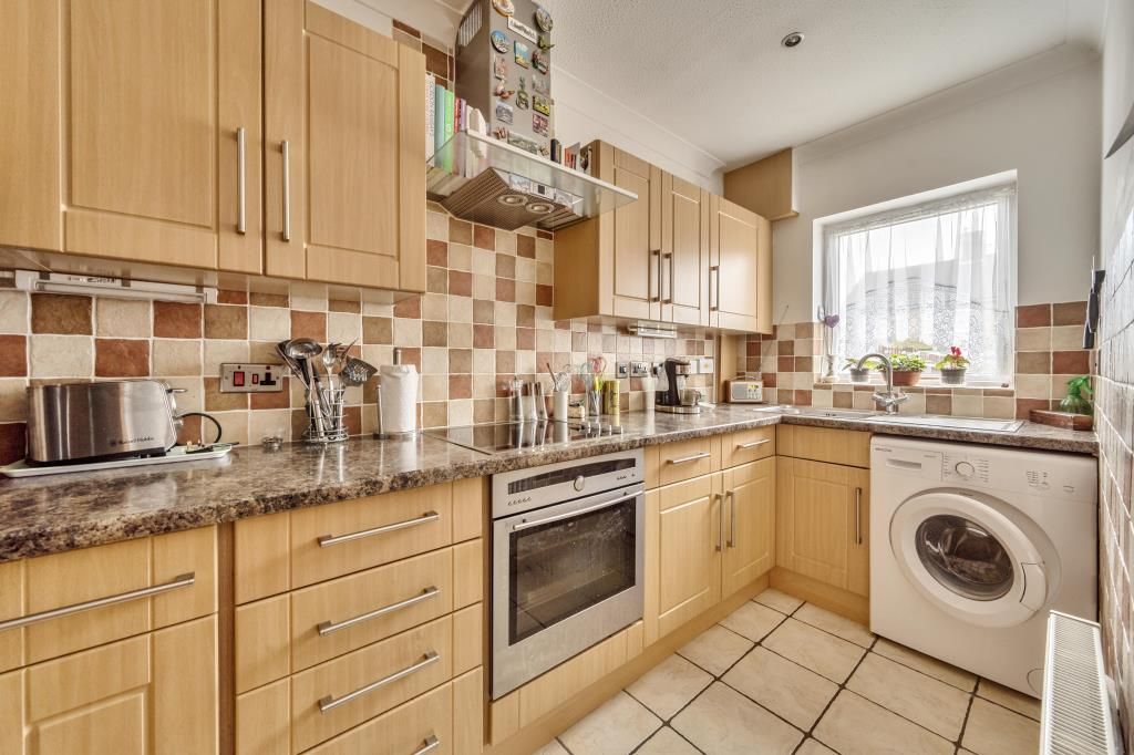 Property photo 2 of 10 Kitchen