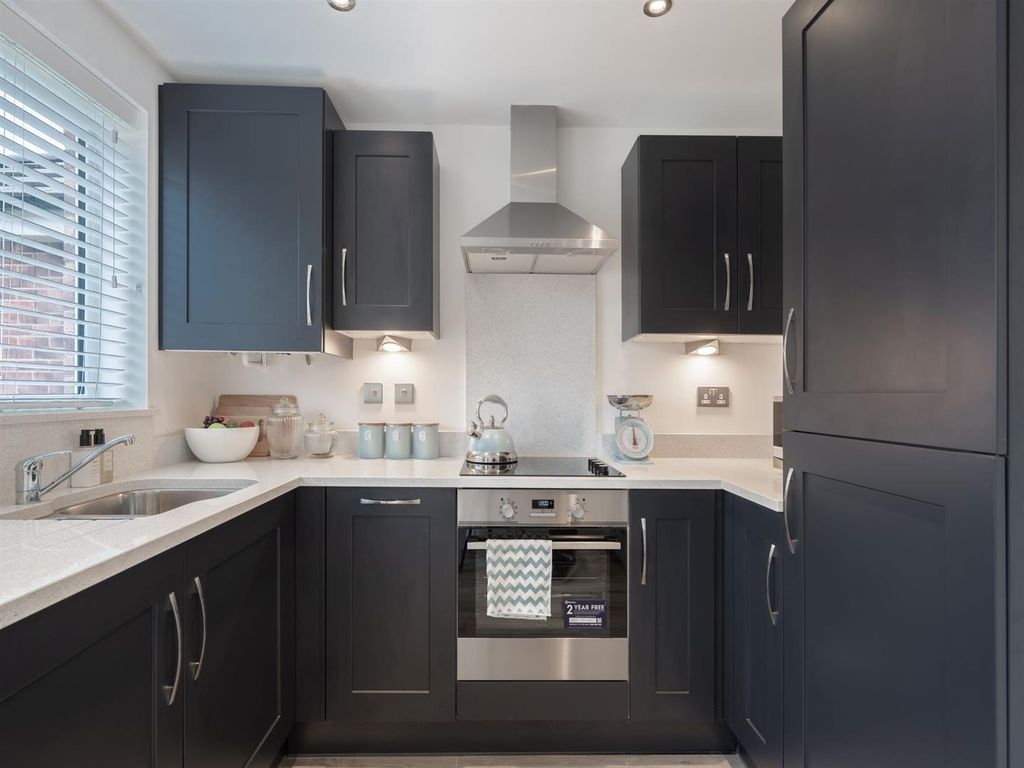 Property photo 3 of 9 Saunton Kitchen.Jpg