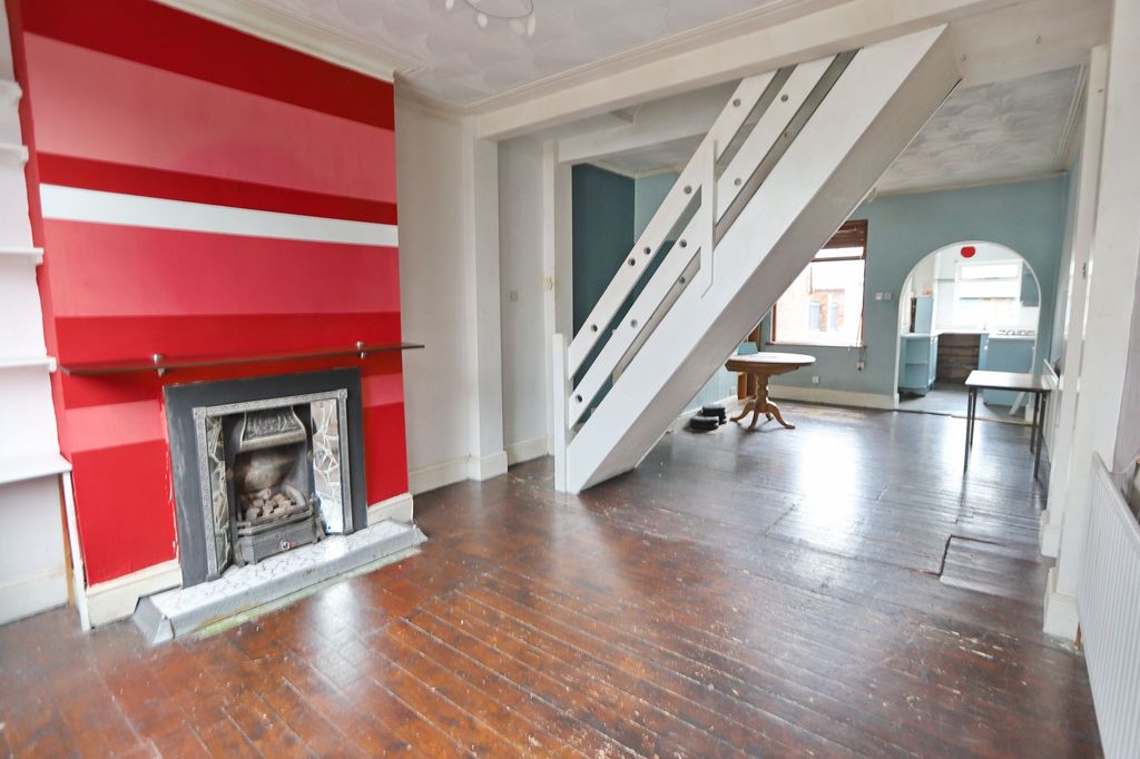 Property photo 2 of 12