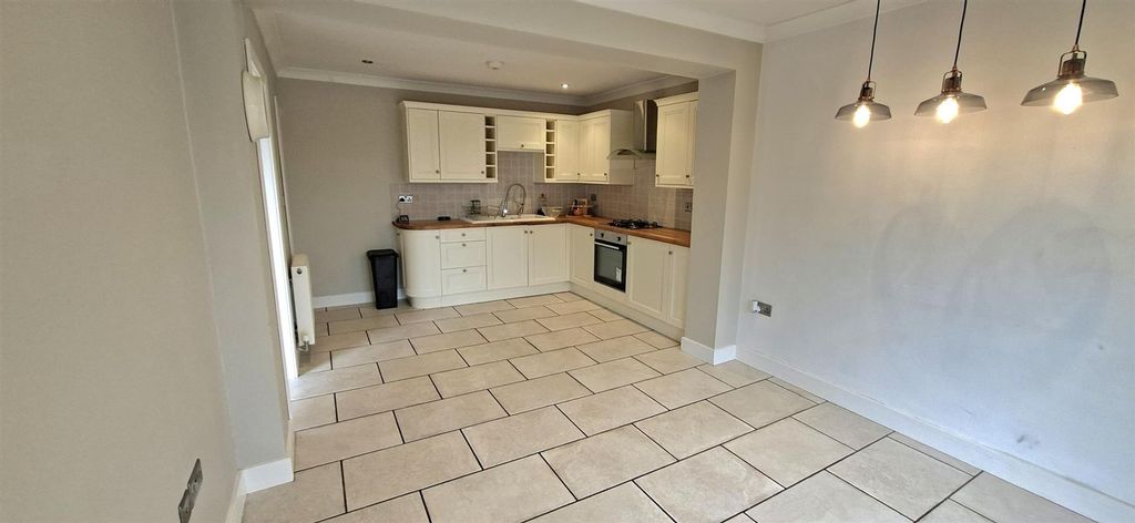 Additional image 7 of 3 bed terraced house to rentJury Lane, Haverfordwest SA61