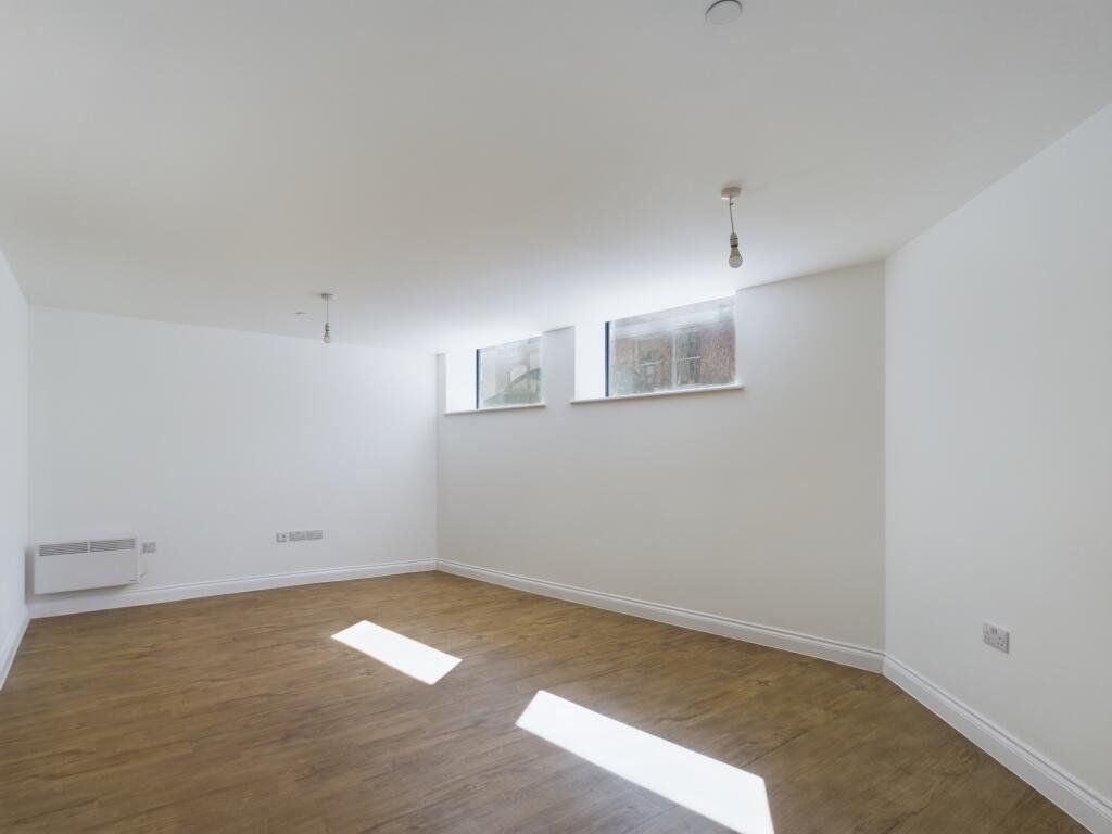 Property photo 3 of 7 Picture No. 06